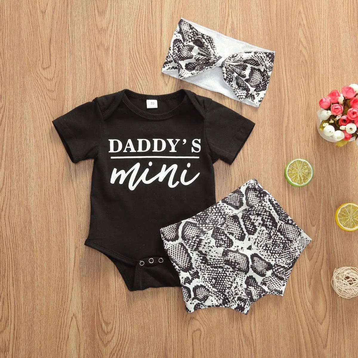 Newborn Baby Girl Clothes Snap Cotton Bodysuit Floral Shorts Baby Headband Infant 3Pcs Outfits Summer Set